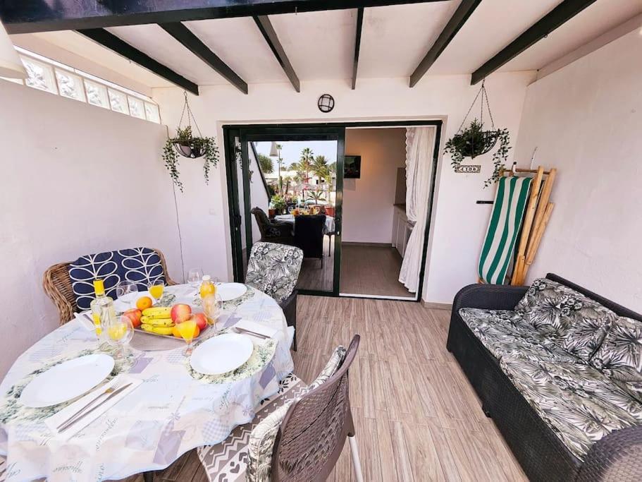 Apartamento Taisa Playa Roca Costa Teguise Exterior photo