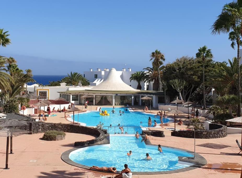 Apartamento Taisa Playa Roca Costa Teguise Exterior photo