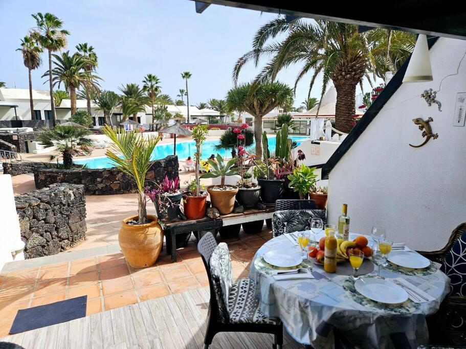 Apartamento Taisa Playa Roca Costa Teguise Exterior photo